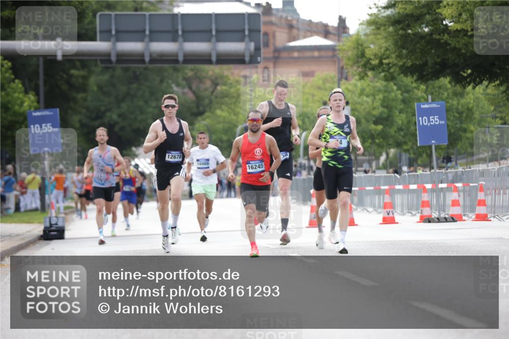 29.06.2025 - hella hamburg halbmarathon Jannik Wohlers http://msf.ph/oto/8161293 29.06.2025 09:39:50 Lombardsbrücke 35, 52, 2144, 2659, 3720, 9255, 10650, 14717, 15495, 16120, 19075 meine-sportfotos.de