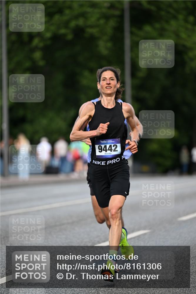 29.06.2025 - hella hamburg halbmarathon Dr. Thomas Lammeyer http://msf.ph/oto/8161306 29.06.2025 09:44:31 Kennedybrücke 2459, 4128, 4571, 7963, 9442, 10234, 10780, 11194 meine-sportfotos.de