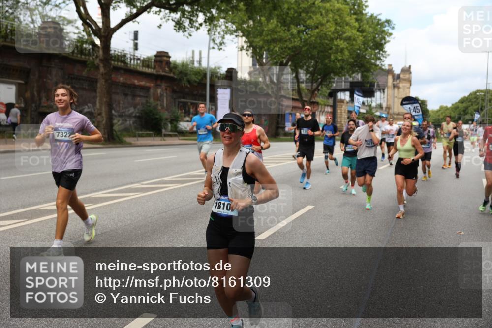 29.06.2025 - hella hamburg halbmarathon Yannick Fuchs http://msf.ph/oto/8161309 29.06.2025 10:38:59 20KM 1057, 1391, 1413, 1468, 1697, 1782, 1902, 1941, 2415, 3004, 3098, 3305, 4691, 4991, 5884, 7322, 7710, 8928, 9159, 9302, 10596, 11809, 12159, 12711, 13123, 13975, 14351, 14464, 14667, 14686, 14687, 14703, 14816, 15185, 16506, 17097, 17406, 18539, 18560, 18806, 19207 meine-sportfotos.de
