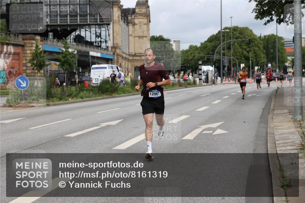 29.06.2025 - hella hamburg halbmarathon Yannick Fuchs http://msf.ph/oto/8161319 29.06.2025 10:20:53 20KM 4338, 8376, 9767, 10468, 11228, 12067, 13346, 14107, 17003 meine-sportfotos.de