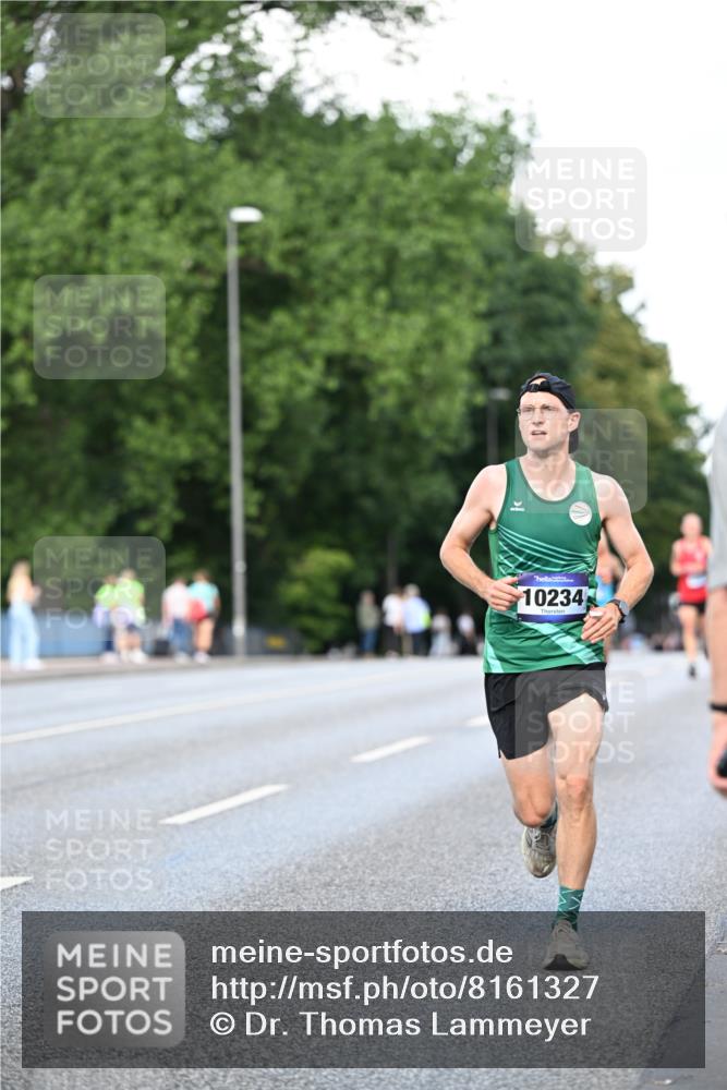 29.06.2025 - hella hamburg halbmarathon Dr. Thomas Lammeyer http://msf.ph/oto/8161327 29.06.2025 09:44:37 Kennedybrücke 2459, 4128, 4571, 7963, 9442, 10234, 10780, 11194 meine-sportfotos.de