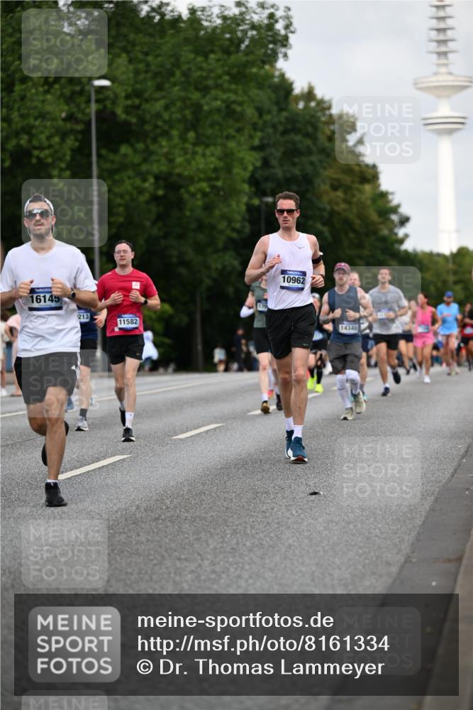 29.06.2025 - hella hamburg halbmarathon Dr. Thomas Lammeyer http://msf.ph/oto/8161334 29.06.2025 10:08:39 Kennedybrücke 1316, 1367, 1377, 1674, 2011, 2463, 2698, 3413, 4146, 4904, 5354, 5365, 5976, 6311, 6706, 6709, 8089, 8217, 10213, 10756, 10962 meine-sportfotos.de