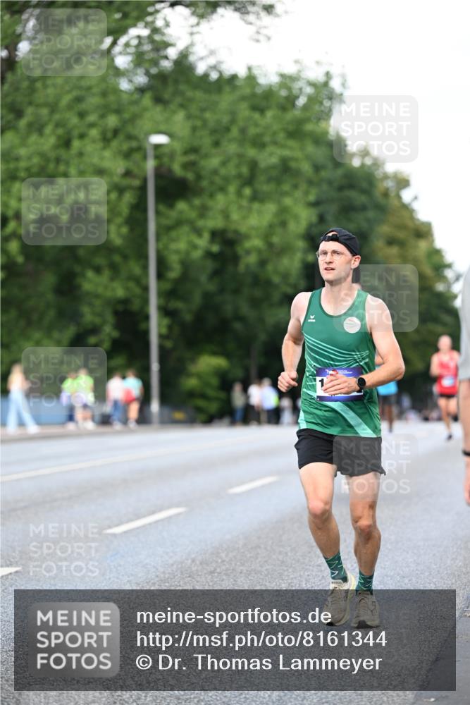 29.06.2025 - hella hamburg halbmarathon Dr. Thomas Lammeyer http://msf.ph/oto/8161344 29.06.2025 09:44:37 Kennedybrücke 2459, 4128, 4571, 7963, 9442, 10234, 10780, 11194 meine-sportfotos.de