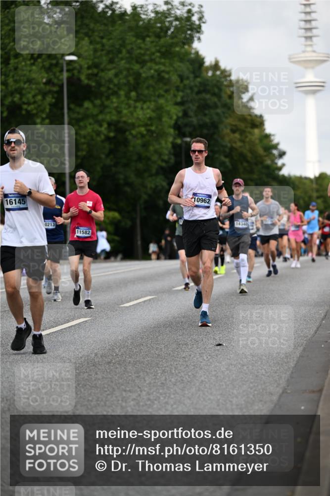 29.06.2025 - hella hamburg halbmarathon Dr. Thomas Lammeyer http://msf.ph/oto/8161350 29.06.2025 10:08:39 Kennedybrücke 1316, 1367, 1377, 1674, 2011, 2463, 2698, 3413, 4146, 4904, 5354, 5365, 5976, 6311, 6706, 6709, 8089, 8217, 10213, 10756, 10962 meine-sportfotos.de