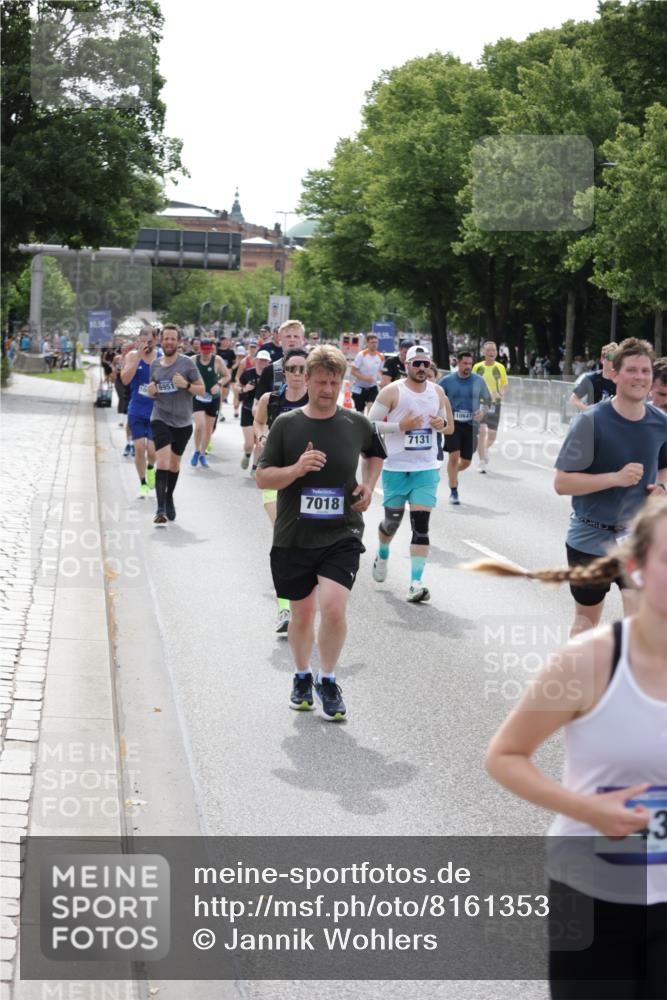 29.06.2025 - hella hamburg halbmarathon Jannik Wohlers http://msf.ph/oto/8161353 29.06.2025 10:19:59 Lombardsbrücke 1011, 1046, 1069, 1471, 1474, 2478, 3434, 3733, 3842, 4154, 4166, 4585, 4614, 5181, 5556, 5811, 5812, 5831, 5937, 6951, 7018, 7101, 7131, 7739, 7744, 8025, 8462, 8588, 9136, 9722, 9735, 9873, 10041, 10414, 10595, 10613, 10647, 10754, 11603, 11835, 12056, 12977, 13013, 14014, 14564, 14894, 15180, 15244, 15442, 15481, 15619, 17671, 18114, 19093 meine-sportfotos.de