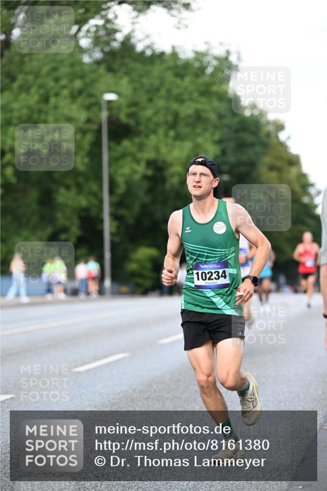 29.06.2025 - hella hamburg halbmarathon Dr. Thomas Lammeyer http://msf.ph/oto/8161380 29.06.2025 09:44:37 Kennedybrücke 2459, 4128, 4571, 7963, 9442, 10234, 10780, 11194 meine-sportfotos.de