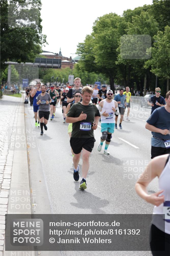 29.06.2025 - hella hamburg halbmarathon Jannik Wohlers http://msf.ph/oto/8161392 29.06.2025 10:19:59 Lombardsbrücke 1011, 1046, 1069, 1471, 1474, 2478, 3434, 3733, 3842, 4154, 4166, 4585, 4614, 5181, 5556, 5811, 5812, 5831, 5937, 6951, 7018, 7101, 7131, 7739, 7744, 8025, 8462, 8588, 9136, 9722, 9735, 9873, 10041, 10414, 10595, 10613, 10647, 10754, 11603, 11835, 12056, 12977, 13013, 14014, 14564, 14894, 15180, 15244, 15442, 15481, 15619, 17671, 18114, 19093 meine-sportfotos.de