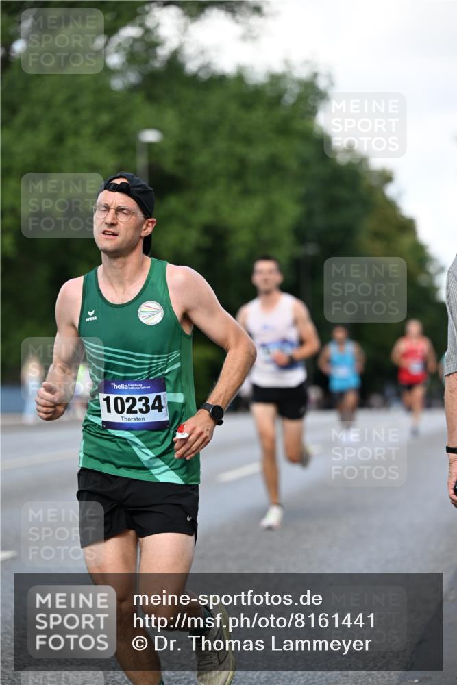 29.06.2025 - hella hamburg halbmarathon Dr. Thomas Lammeyer http://msf.ph/oto/8161441 29.06.2025 09:44:38 Kennedybrücke 2459, 4128, 4571, 9442, 10234, 10780, 11194 meine-sportfotos.de