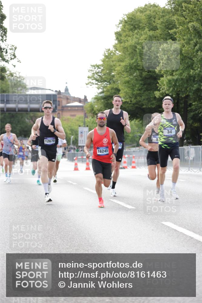 29.06.2025 - hella hamburg halbmarathon Jannik Wohlers http://msf.ph/oto/8161463 29.06.2025 09:39:53 Lombardsbrücke 34, 35, 52, 54, 2659, 6530, 9255, 9447, 10650, 12678, 14717, 15495, 16245, 16988, 19075 meine-sportfotos.de