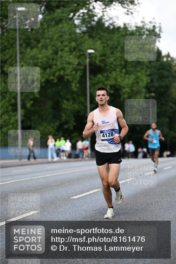 29.06.2025 - hella hamburg halbmarathon Dr. Thomas Lammeyer http://msf.ph/oto/8161476 29.06.2025 09:44:39 Kennedybrücke 2459, 4128, 4571, 9442, 10234, 10780, 11194 meine-sportfotos.de
