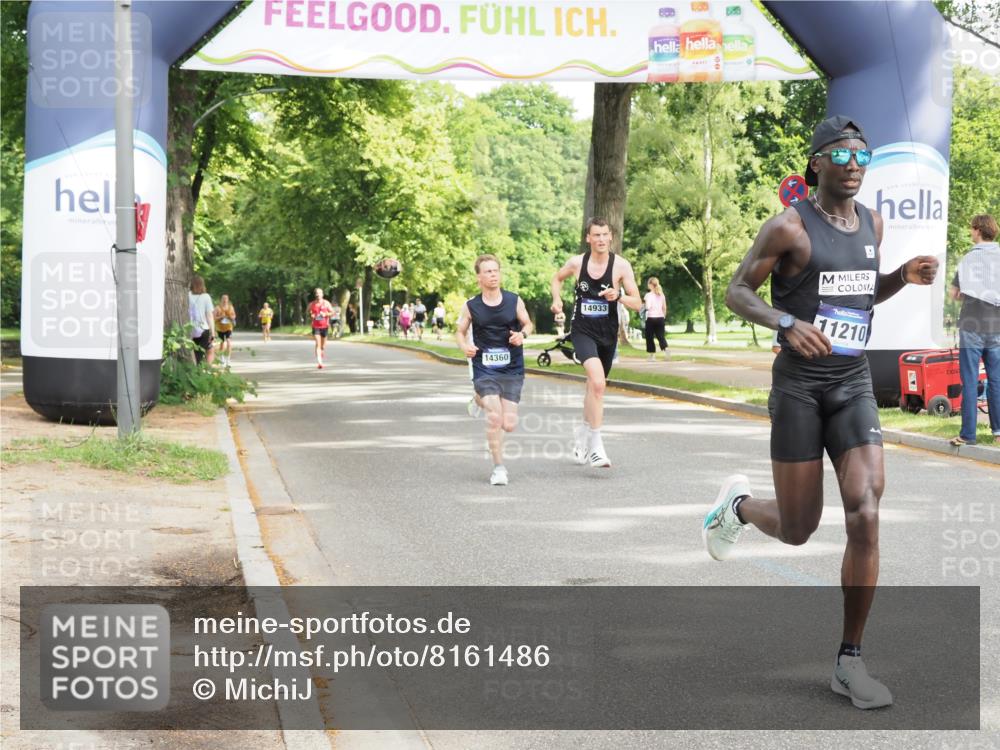 29.06.2025 - hella hamburg halbmarathon MichiJ http://msf.ph/oto/8161486 29.06.2025 10:11:30 Zwischen KM18-KM19 6530, 11210, 14933, 15526 meine-sportfotos.de