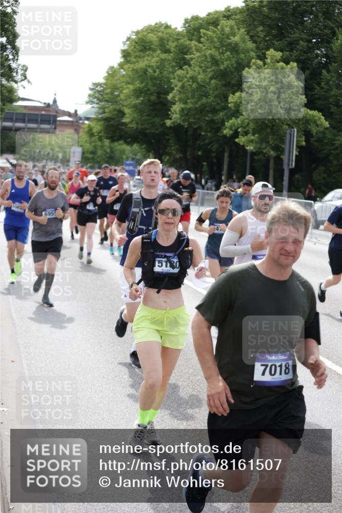 29.06.2025 - hella hamburg halbmarathon Jannik Wohlers http://msf.ph/oto/8161507 29.06.2025 10:20:01 Lombardsbrücke 1011, 1046, 1069, 1471, 1474, 2478, 3434, 3733, 3842, 4154, 4166, 4422, 4614, 5181, 5811, 5812, 5831, 5937, 6951, 7018, 7101, 7131, 7739, 8025, 8462, 8588, 9136, 9722, 9735, 9873, 10041, 10414, 10595, 10613, 10647, 10754, 11603, 11835, 12056, 12977, 13013, 14014, 14564, 14894, 15180, 15244, 15442, 15481, 16638, 17671, 19093 meine-sportfotos.de