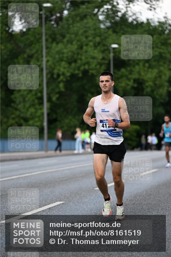 29.06.2025 - hella hamburg halbmarathon Dr. Thomas Lammeyer http://msf.ph/oto/8161519 29.06.2025 09:44:39 Kennedybrücke 2459, 4128, 4571, 9442, 10234, 10780, 11194 meine-sportfotos.de