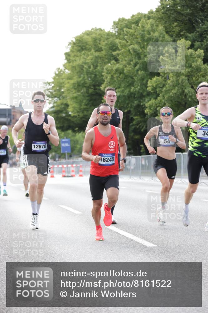29.06.2025 - hella hamburg halbmarathon Jannik Wohlers http://msf.ph/oto/8161522 29.06.2025 09:39:55 Lombardsbrücke 34, 35, 52, 54, 6530, 9255, 9447, 10650, 12678, 14302, 15495, 16245, 16988, 19075 meine-sportfotos.de