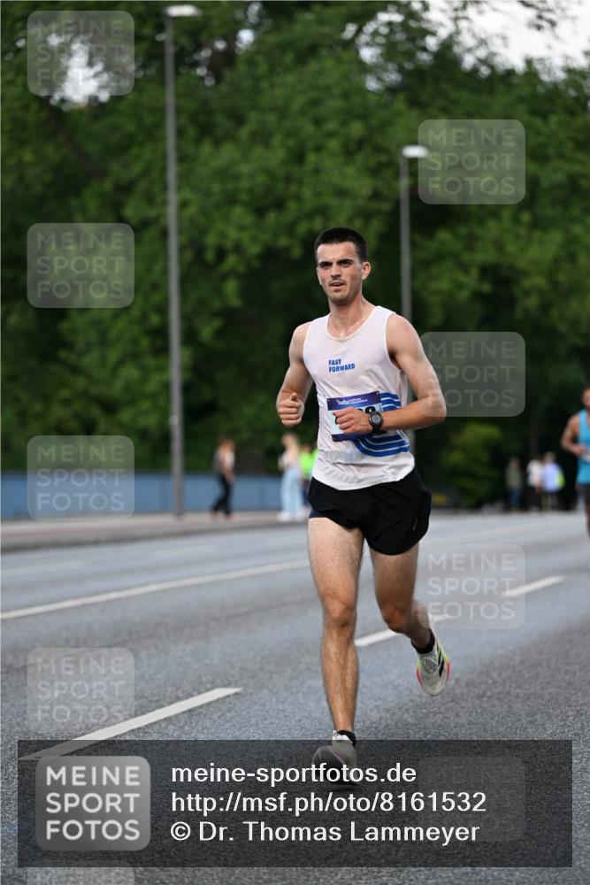 29.06.2025 - hella hamburg halbmarathon Dr. Thomas Lammeyer http://msf.ph/oto/8161532 29.06.2025 09:44:39 Kennedybrücke 2459, 4128, 4571, 9442, 10234, 10780, 11194 meine-sportfotos.de