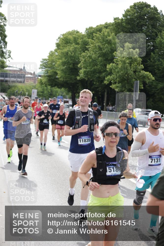 29.06.2025 - hella hamburg halbmarathon Jannik Wohlers http://msf.ph/oto/8161545 29.06.2025 10:20:01 Lombardsbrücke 1011, 1046, 1069, 1471, 1474, 2478, 3434, 3733, 3842, 4154, 4166, 4422, 4614, 5181, 5811, 5812, 5831, 5937, 6951, 7018, 7101, 7131, 7739, 8025, 8462, 8588, 9136, 9722, 9735, 9873, 10041, 10414, 10595, 10613, 10647, 10754, 11603, 11835, 12056, 12977, 13013, 14014, 14564, 14894, 15180, 15244, 15442, 15481, 16638, 17671, 19093 meine-sportfotos.de