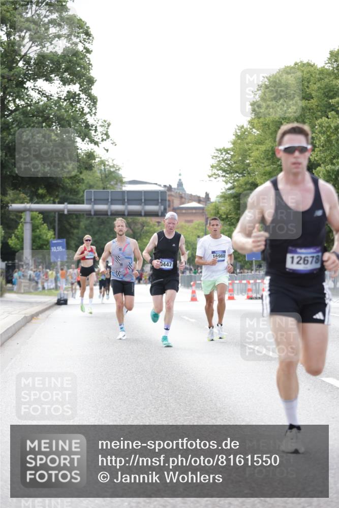 29.06.2025 - hella hamburg halbmarathon Jannik Wohlers http://msf.ph/oto/8161550 29.06.2025 09:39:55 Lombardsbrücke 34, 35, 52, 54, 6530, 9255, 9447, 10650, 12678, 14302, 15495, 16245, 16988, 19075 meine-sportfotos.de