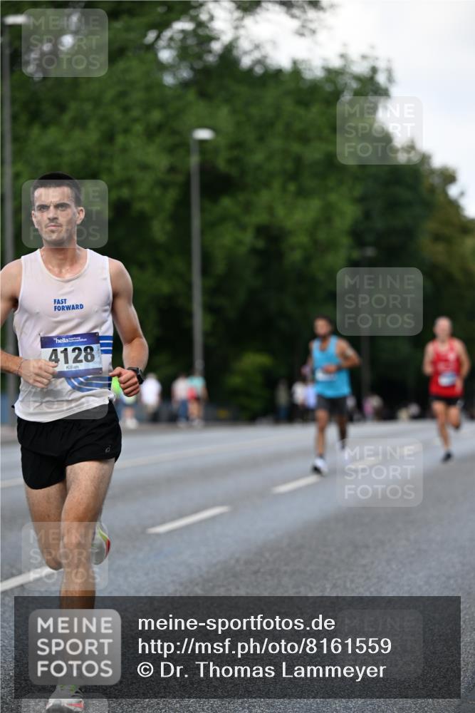 29.06.2025 - hella hamburg halbmarathon Dr. Thomas Lammeyer http://msf.ph/oto/8161559 29.06.2025 09:44:40 Kennedybrücke 2459, 4128, 4571, 9442, 10234, 10780, 11194 meine-sportfotos.de