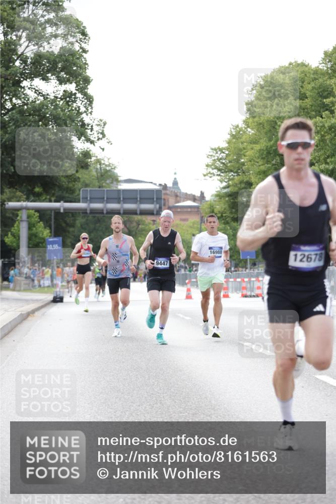 29.06.2025 - hella hamburg halbmarathon Jannik Wohlers http://msf.ph/oto/8161563 29.06.2025 09:39:56 Lombardsbrücke 34, 35, 52, 54, 6530, 9255, 9447, 10650, 12678, 14302, 15495, 16245, 16988, 19075 meine-sportfotos.de