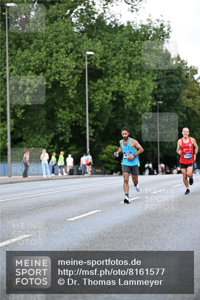 29.06.2025 - hella hamburg halbmarathon Dr. Thomas Lammeyer http://msf.ph/oto/8161577 29.06.2025 09:44:40 Kennedybrücke 2459, 4128, 4571, 9442, 10234, 10780, 11194 meine-sportfotos.de