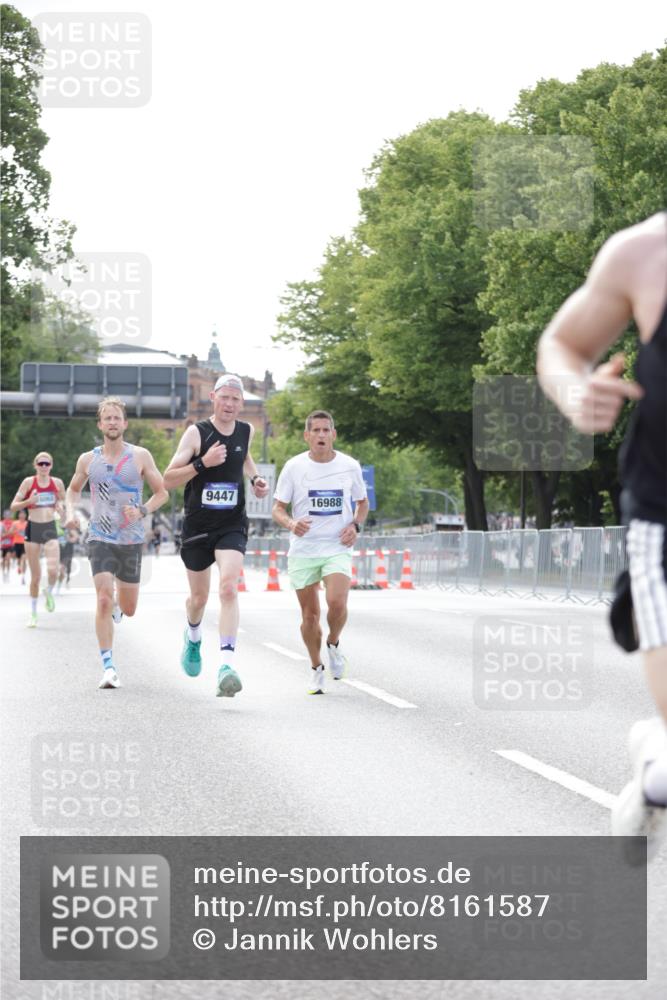 29.06.2025 - hella hamburg halbmarathon Jannik Wohlers http://msf.ph/oto/8161587 29.06.2025 09:39:56 Lombardsbrücke 34, 35, 52, 54, 6530, 9255, 9447, 10650, 12678, 14302, 15495, 16245, 16988, 19075 meine-sportfotos.de