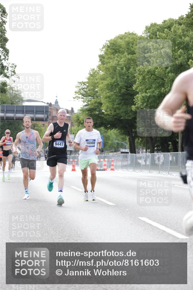 29.06.2025 - hella hamburg halbmarathon Jannik Wohlers http://msf.ph/oto/8161603 29.06.2025 09:39:56 Lombardsbrücke 34, 35, 52, 54, 6530, 9255, 9447, 10650, 12678, 14302, 15495, 16245, 16988, 19075 meine-sportfotos.de