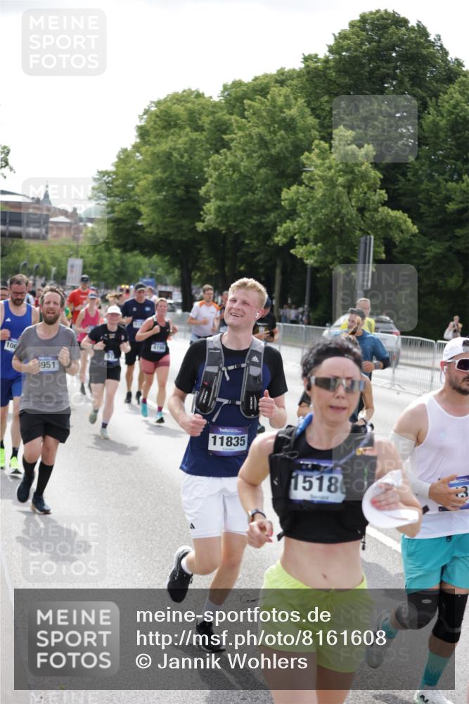 29.06.2025 - hella hamburg halbmarathon Jannik Wohlers http://msf.ph/oto/8161608 29.06.2025 10:20:02 Lombardsbrücke 1011, 1046, 1069, 1471, 1474, 2478, 3434, 3733, 3842, 4154, 4166, 4422, 4614, 5181, 5811, 5812, 5831, 5937, 6951, 7018, 7101, 7131, 7739, 8025, 8462, 8588, 9136, 9722, 9735, 9873, 10041, 10414, 10595, 10613, 10647, 10754, 11603, 11835, 12056, 12977, 13013, 14014, 14894, 15180, 15244, 15442, 15481, 16638, 17671, 18007, 19093 meine-sportfotos.de