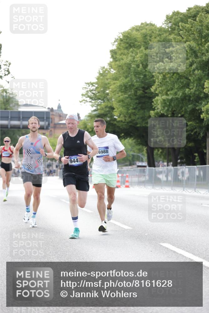 29.06.2025 - hella hamburg halbmarathon Jannik Wohlers http://msf.ph/oto/8161628 29.06.2025 09:39:57 Lombardsbrücke 34, 35, 52, 54, 6530, 9255, 9447, 10650, 12678, 14302, 15495, 16068, 16245, 16988, 19075 meine-sportfotos.de