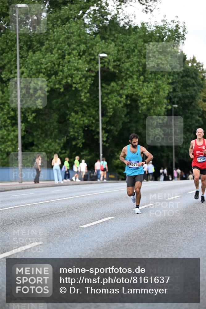29.06.2025 - hella hamburg halbmarathon Dr. Thomas Lammeyer http://msf.ph/oto/8161637 29.06.2025 09:44:41 Kennedybrücke 2459, 4128, 4571, 6559, 9442, 10234, 10780, 11194 meine-sportfotos.de