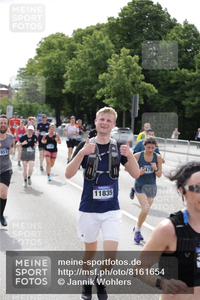 29.06.2025 - hella hamburg halbmarathon Jannik Wohlers http://msf.ph/oto/8161654 29.06.2025 10:20:02 Lombardsbrücke 1011, 1046, 1069, 1471, 1474, 2478, 3434, 3733, 3842, 4154, 4166, 4422, 4614, 5181, 5811, 5812, 5831, 5937, 6951, 7018, 7101, 7131, 7739, 8025, 8462, 8588, 9136, 9722, 9735, 9873, 10041, 10414, 10595, 10613, 10647, 10754, 11603, 11835, 12056, 12977, 13013, 14014, 14894, 15180, 15244, 15442, 15481, 16638, 17671, 18007, 19093 meine-sportfotos.de