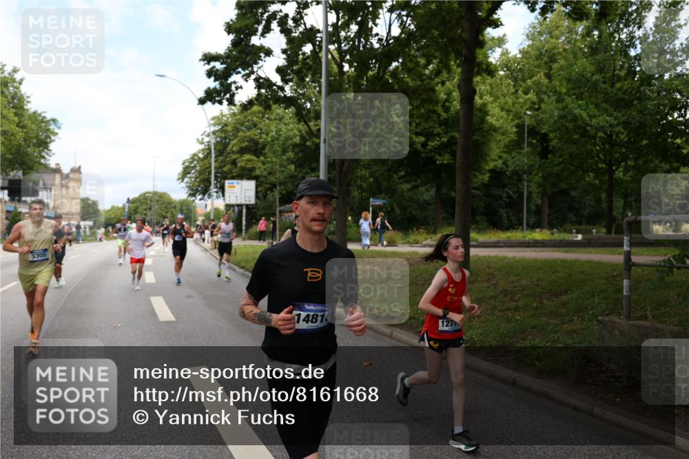 29.06.2025 - hella hamburg halbmarathon Yannick Fuchs http://msf.ph/oto/8161668 29.06.2025 10:39:03 20KM 1057, 1413, 1468, 1520, 1697, 1782, 1941, 2415, 2970, 3098, 3305, 4691, 4991, 5884, 7710, 8928, 9302, 11809, 12159, 12711, 13123, 13975, 14351, 14464, 14686, 14687, 14703, 14816, 16058, 16506, 17097, 17120, 17406, 18539, 18560, 18806, 19207 meine-sportfotos.de