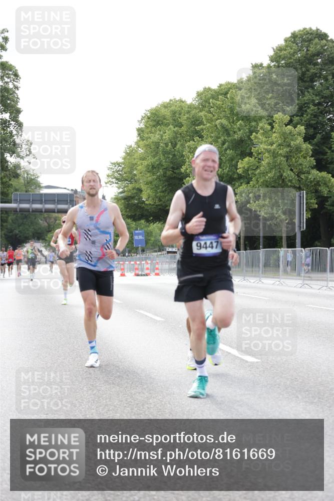 29.06.2025 - hella hamburg halbmarathon Jannik Wohlers http://msf.ph/oto/8161669 29.06.2025 09:39:58 Lombardsbrücke 34, 35, 52, 54, 6530, 9255, 9447, 10650, 12678, 14302, 15495, 16068, 16245, 16988, 19075 meine-sportfotos.de