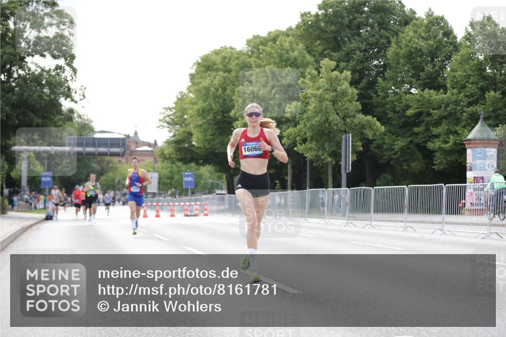 29.06.2025 - hella hamburg halbmarathon Jannik Wohlers http://msf.ph/oto/8161781 29.06.2025 09:40:01 Lombardsbrücke 34, 35, 52, 54, 6530, 9151, 9255, 9447, 10650, 12678, 14302, 15495, 16068, 16245, 16988, 19075 meine-sportfotos.de