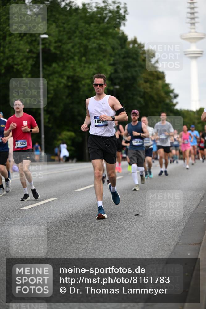 29.06.2025 - hella hamburg halbmarathon Dr. Thomas Lammeyer http://msf.ph/oto/8161783 29.06.2025 10:08:40 Kennedybrücke 1316, 1367, 1377, 1674, 2011, 2463, 2698, 3413, 4146, 4904, 5354, 5365, 5976, 6311, 6706, 6709, 8089, 8217, 10213, 10756, 10962 meine-sportfotos.de
