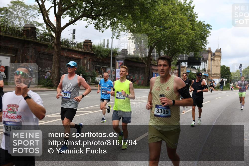 29.06.2025 - hella hamburg halbmarathon Yannick Fuchs http://msf.ph/oto/8161794 29.06.2025 10:39:04 20KM 1057, 1413, 1468, 1520, 1697, 1782, 1941, 2415, 2890, 2970, 3098, 3305, 4270, 4691, 7710, 8928, 9302, 11809, 12159, 12711, 13123, 13975, 14351, 14464, 14686, 14687, 14703, 14816, 15334, 16058, 17097, 17120, 17406, 18539, 18560, 18806, 19207 meine-sportfotos.de