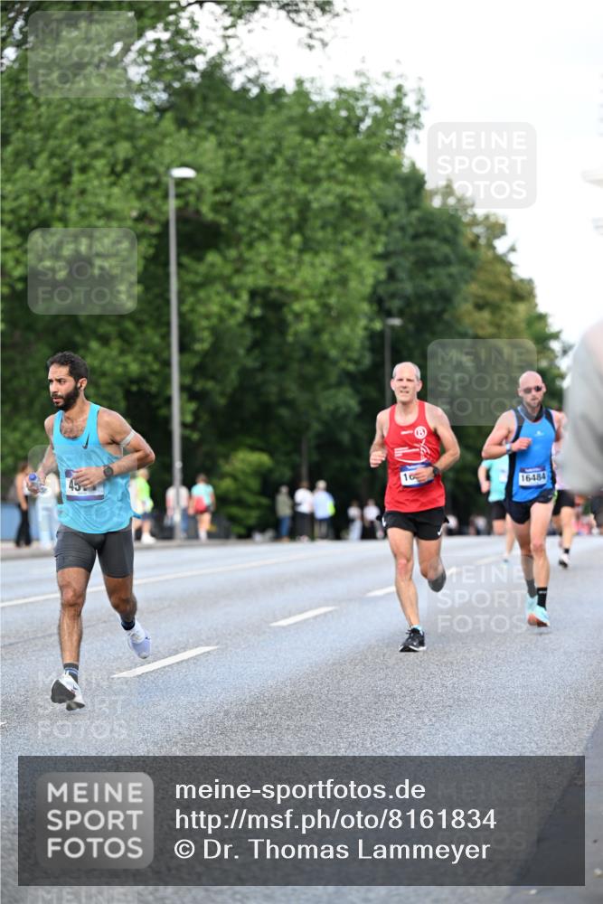 29.06.2025 - hella hamburg halbmarathon Dr. Thomas Lammeyer http://msf.ph/oto/8161834 29.06.2025 09:44:42 Kennedybrücke 2459, 4128, 4571, 6559, 7862, 9442, 10234, 10780, 11194 meine-sportfotos.de