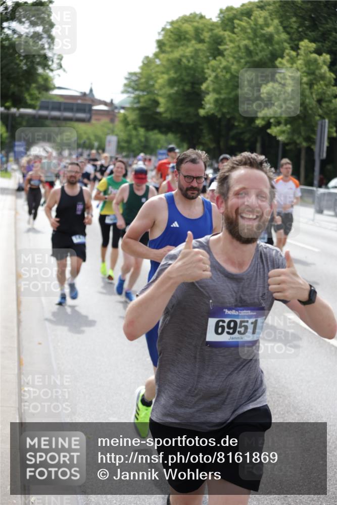 29.06.2025 - hella hamburg halbmarathon Jannik Wohlers http://msf.ph/oto/8161869 29.06.2025 10:20:04 Lombardsbrücke 1011, 1046, 1069, 1471, 1474, 2478, 3434, 3733, 3842, 4154, 4166, 4422, 4754, 4869, 5181, 5831, 5937, 6951, 7018, 7101, 7131, 8025, 8588, 9136, 9722, 9873, 10041, 10414, 10595, 10613, 10647, 10754, 11603, 11835, 11995, 12056, 12977, 13013, 14014, 14502, 14894, 15180, 15244, 15442, 15481, 15513, 16638, 17581, 17671, 17987, 18007, 19014, 19093 meine-sportfotos.de