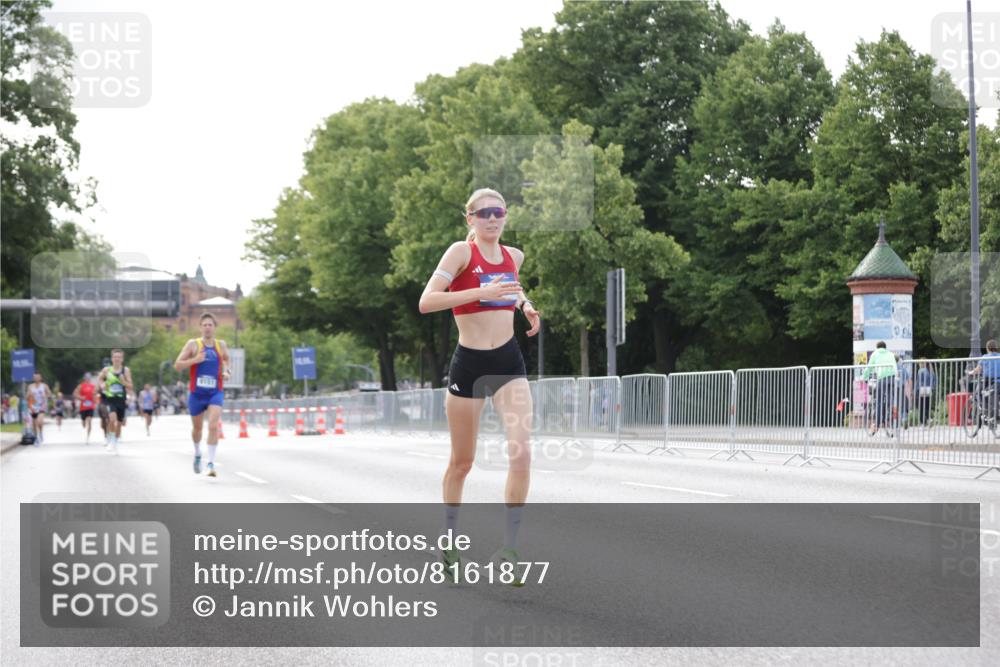 29.06.2025 - hella hamburg halbmarathon Jannik Wohlers http://msf.ph/oto/8161877 29.06.2025 09:40:01 Lombardsbrücke 34, 35, 52, 54, 6530, 9151, 9255, 9447, 10650, 12678, 14302, 15495, 16068, 16245, 16988, 19075 meine-sportfotos.de