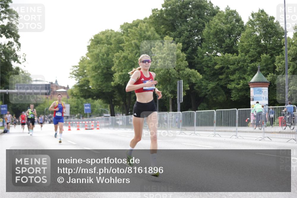 29.06.2025 - hella hamburg halbmarathon Jannik Wohlers http://msf.ph/oto/8161896 29.06.2025 09:40:01 Lombardsbrücke 34, 35, 52, 54, 6530, 9151, 9255, 9447, 10650, 12678, 14302, 15495, 16068, 16245, 16988, 19075 meine-sportfotos.de