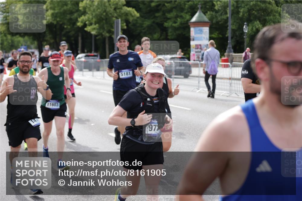 29.06.2025 - hella hamburg halbmarathon Jannik Wohlers http://msf.ph/oto/8161905 29.06.2025 10:20:06 Lombardsbrücke 1011, 1046, 1069, 1471, 1474, 2053, 2478, 3733, 4154, 4166, 4422, 4754, 4869, 5181, 5625, 5831, 5937, 6951, 7018, 7131, 8025, 8588, 9722, 9873, 10041, 10613, 10647, 11603, 11835, 11995, 12056, 12977, 13013, 14500, 14502, 14503, 14894, 15180, 15244, 15442, 15481, 15513, 16254, 16638, 17581, 17671, 17987, 18007, 18423, 18908, 19014, 19093 meine-sportfotos.de