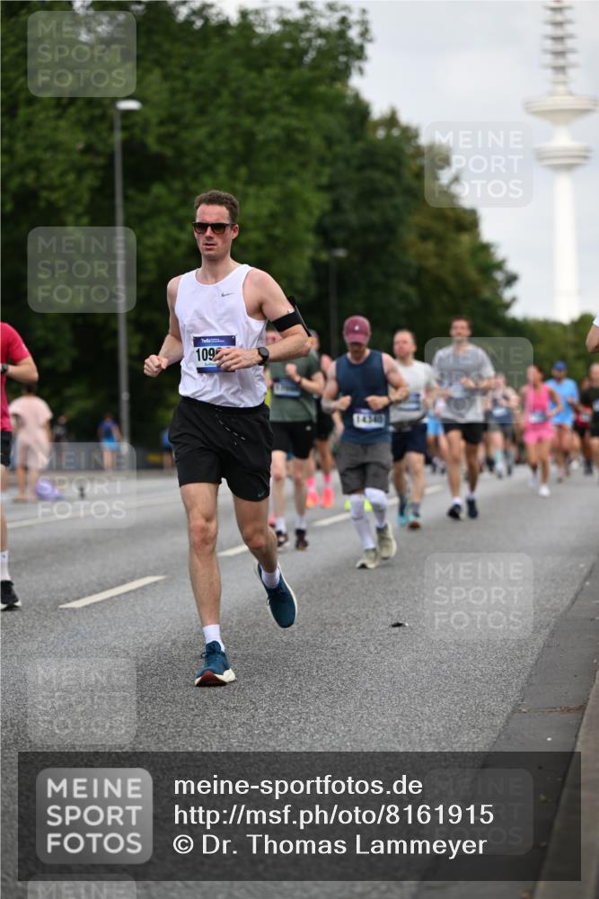 29.06.2025 - hella hamburg halbmarathon Dr. Thomas Lammeyer http://msf.ph/oto/8161915 29.06.2025 10:08:41 Kennedybrücke 1316, 1367, 1377, 1674, 2011, 2463, 2698, 3413, 4146, 4904, 5354, 5365, 5976, 6311, 6709, 8089, 8217, 9280, 10213, 10756, 10962 meine-sportfotos.de