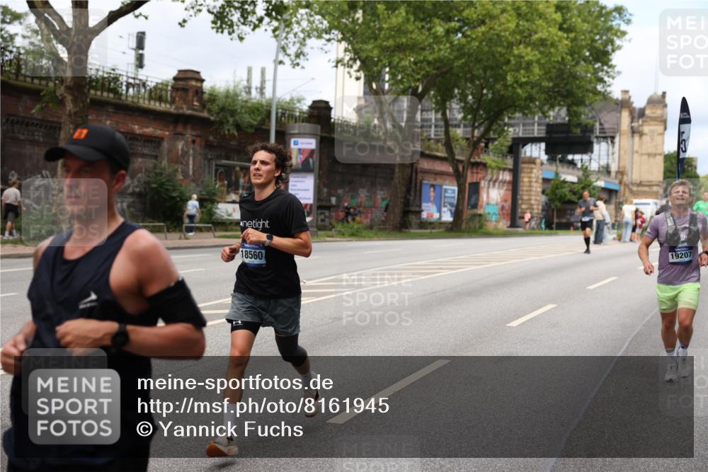 29.06.2025 - hella hamburg halbmarathon Yannick Fuchs http://msf.ph/oto/8161945 29.06.2025 10:39:06 20KM 1057, 1413, 1424, 1468, 1520, 1697, 1782, 1941, 2415, 2890, 2970, 3098, 3305, 4270, 4691, 4915, 7710, 8928, 9302, 11809, 13975, 14351, 14464, 14686, 14687, 14703, 15334, 16058, 17097, 17120, 17406, 18539, 18560, 18631, 18806, 19207 meine-sportfotos.de
