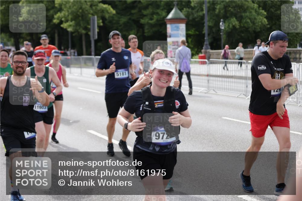 29.06.2025 - hella hamburg halbmarathon Jannik Wohlers http://msf.ph/oto/8161975 29.06.2025 10:20:06 Lombardsbrücke 1011, 1046, 1069, 1471, 1474, 2053, 2478, 3733, 4154, 4166, 4422, 4754, 4869, 5181, 5625, 5831, 5937, 6951, 7018, 7131, 8025, 8588, 9722, 9873, 10041, 10613, 10647, 11603, 11835, 11995, 12056, 12977, 13013, 14500, 14502, 14503, 14894, 15180, 15244, 15442, 15481, 15513, 16254, 16638, 17581, 17671, 17987, 18007, 18423, 18908, 19014, 19093 meine-sportfotos.de