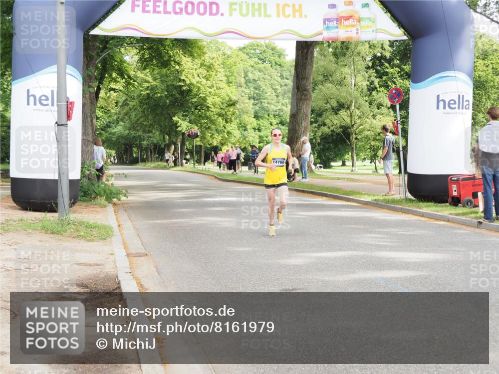 29.06.2025 - hella hamburg halbmarathon MichiJ http://msf.ph/oto/8161979 29.06.2025 10:11:43 Zwischen KM18-KM19 14766, 16120, 17402 meine-sportfotos.de