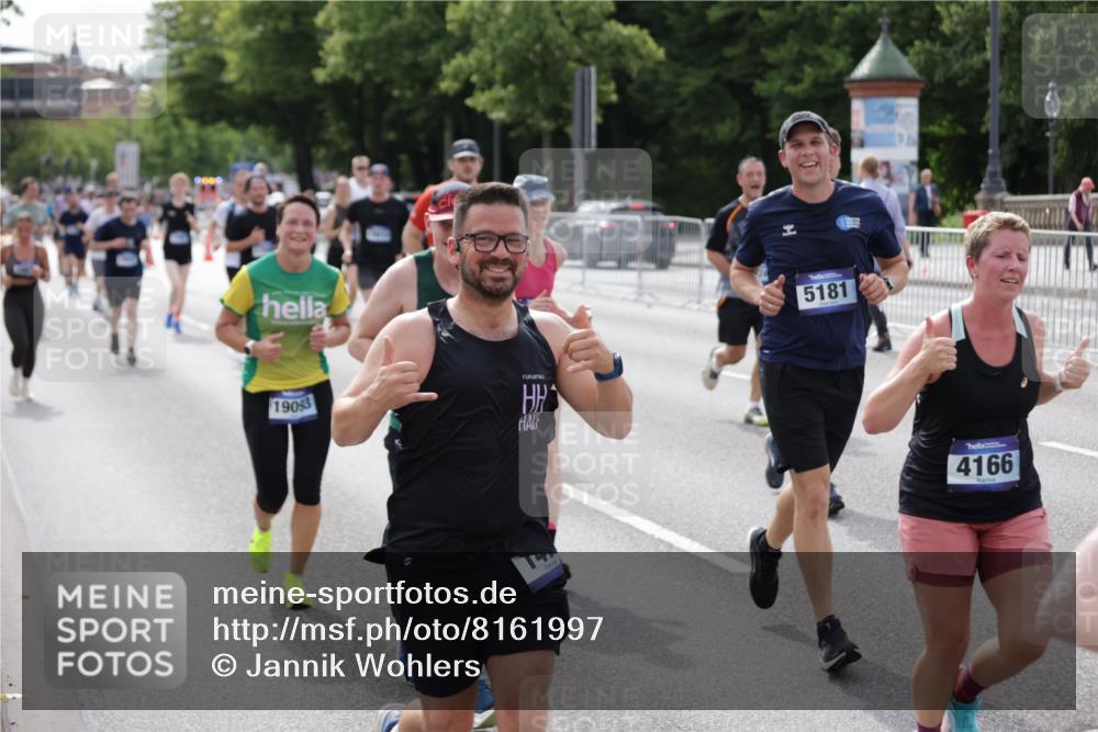 29.06.2025 - hella hamburg halbmarathon Jannik Wohlers http://msf.ph/oto/8161997 29.06.2025 10:20:07 Lombardsbrücke 1011, 1046, 1069, 1471, 1474, 2053, 2478, 3733, 4154, 4166, 4422, 4754, 4869, 5181, 5625, 5831, 6951, 7018, 7131, 8025, 8588, 9722, 9873, 10041, 10613, 10647, 11100, 11603, 11835, 11995, 12056, 12977, 14500, 14502, 14503, 14894, 15180, 15244, 15442, 15481, 15513, 16254, 16638, 17581, 17671, 17987, 18007, 18423, 18908, 19014, 19093 meine-sportfotos.de