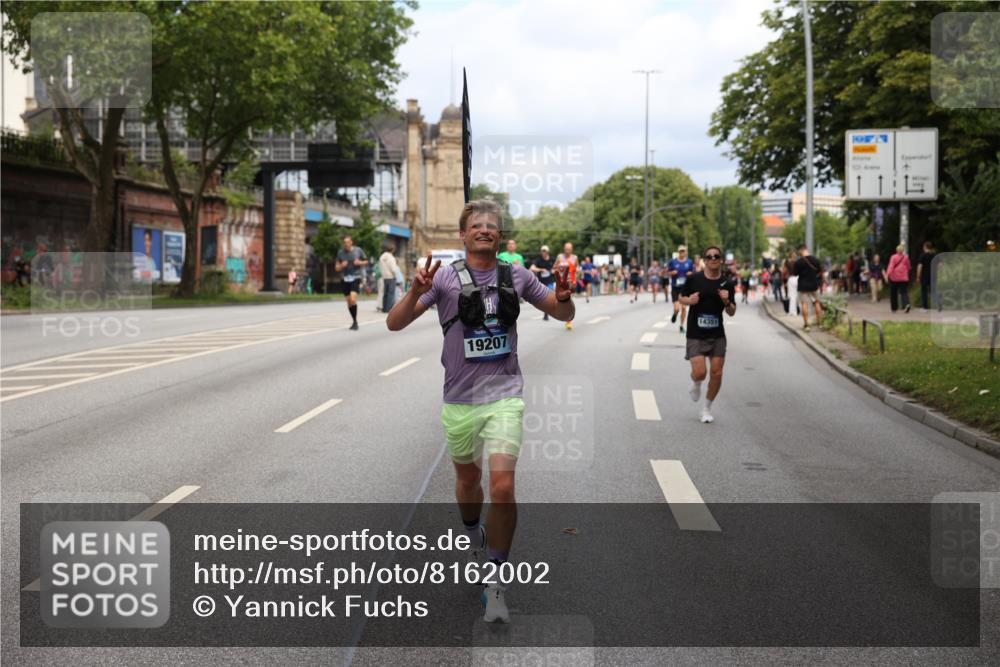 29.06.2025 - hella hamburg halbmarathon Yannick Fuchs http://msf.ph/oto/8162002 29.06.2025 10:39:07 20KM 1413, 1424, 1468, 1520, 1697, 1782, 1941, 2415, 2890, 2970, 3098, 4270, 4691, 4915, 5047, 7710, 8928, 9302, 11809, 13975, 14351, 14464, 14686, 14687, 14703, 15334, 16058, 17097, 17120, 17406, 18539, 18560, 18631, 18806, 19207 meine-sportfotos.de