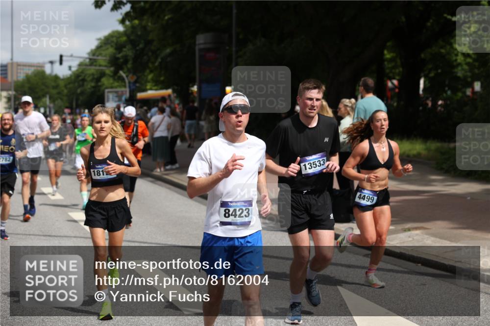 29.06.2025 - hella hamburg halbmarathon Yannick Fuchs http://msf.ph/oto/8162004 29.06.2025 10:59:36 20KM 1249, 1702, 1781, 1790, 2782, 4146, 4227, 4499, 5073, 5396, 5742, 6174, 7760, 7888, 8219, 8423, 8578, 8894, 8960, 9339, 9477, 9736, 9737, 9829, 10100, 10742, 10781, 11614, 13184, 13481, 13533, 13566, 13932, 14176, 14642, 15377, 16395, 16989, 17059, 17434, 17550, 18128, 18178, 18240, 18261, 18796, 19162 meine-sportfotos.de