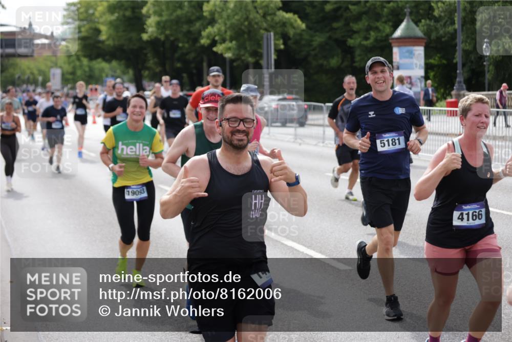 29.06.2025 - hella hamburg halbmarathon Jannik Wohlers http://msf.ph/oto/8162006 29.06.2025 10:20:07 Lombardsbrücke 1011, 1046, 1069, 1471, 1474, 2053, 2478, 3733, 4154, 4166, 4422, 4754, 4869, 5181, 5625, 5831, 6951, 7018, 7131, 8025, 8588, 9722, 9873, 10041, 10613, 10647, 11100, 11603, 11835, 11995, 12056, 12977, 14500, 14502, 14503, 14894, 15180, 15244, 15442, 15481, 15513, 16254, 16638, 17581, 17671, 17987, 18007, 18423, 18908, 19014, 19093 meine-sportfotos.de