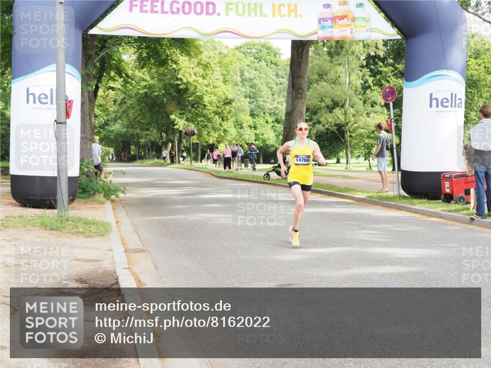 29.06.2025 - hella hamburg halbmarathon MichiJ http://msf.ph/oto/8162022 29.06.2025 10:11:43 Zwischen KM18-KM19 14766, 16120, 17402 meine-sportfotos.de