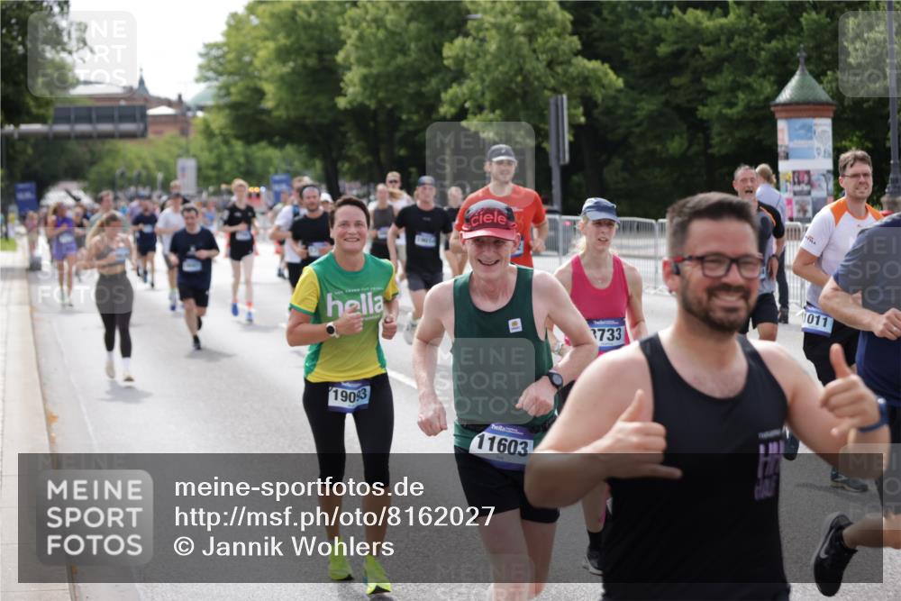 29.06.2025 - hella hamburg halbmarathon Jannik Wohlers http://msf.ph/oto/8162027 29.06.2025 10:20:07 Lombardsbrücke 1011, 1046, 1069, 1471, 1474, 2053, 2478, 3733, 4154, 4166, 4422, 4754, 4869, 5181, 5625, 5831, 6951, 7018, 7131, 8025, 8588, 9722, 9873, 10041, 10613, 10647, 11100, 11603, 11835, 11995, 12056, 12977, 14500, 14502, 14503, 14894, 15180, 15244, 15442, 15481, 15513, 16254, 16638, 17581, 17671, 17987, 18007, 18423, 18908, 19014, 19093 meine-sportfotos.de